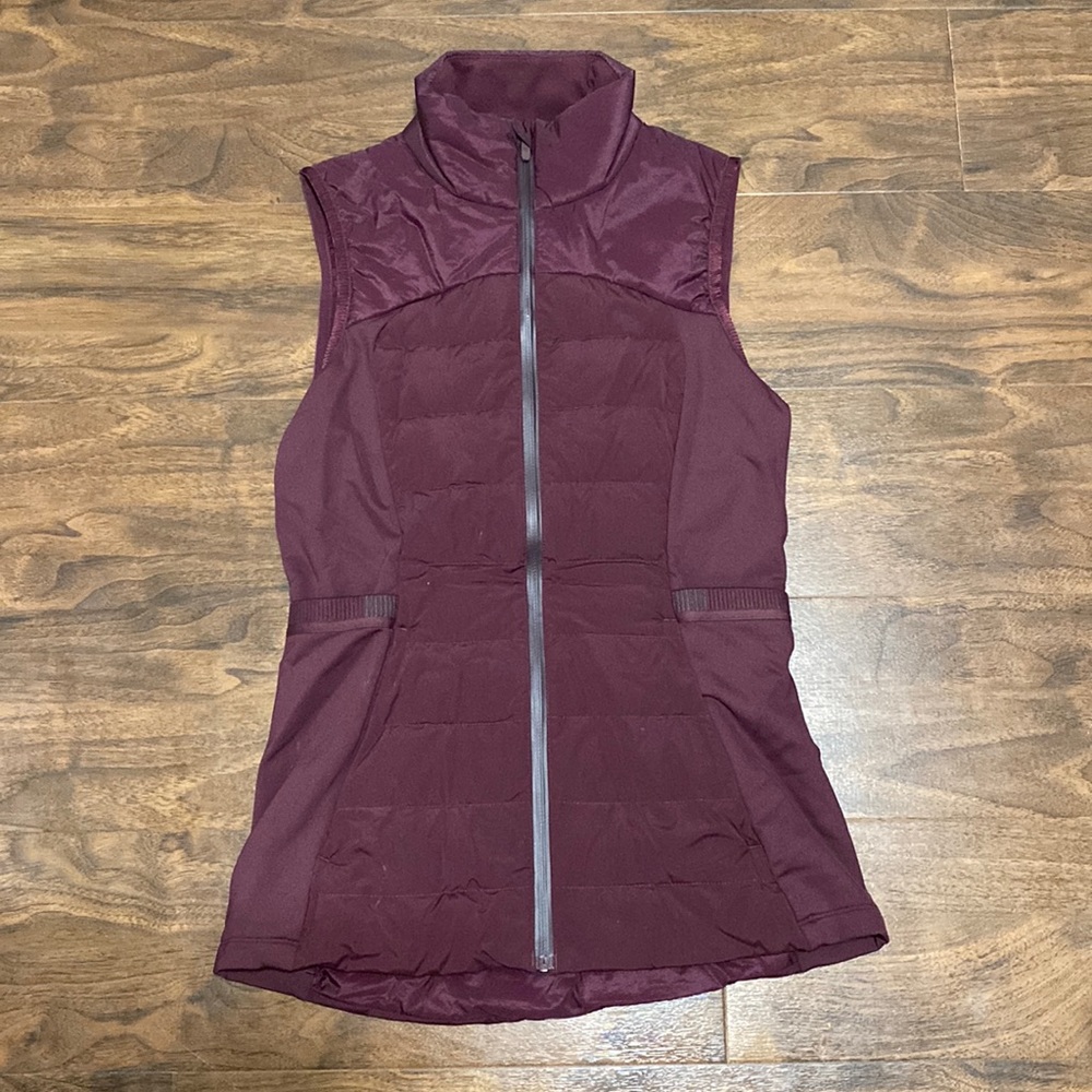 Lululemon Down For It All Vest Dark Adobe Size 4 - Picture 2 of 10